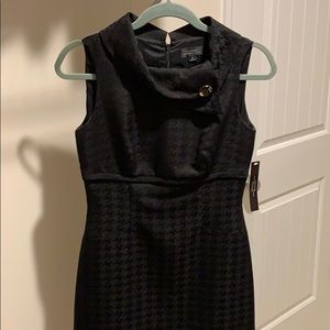 Gorgeous Tahari black houndstooth Dress